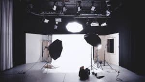 Professional Photography Lighting - Source being illuminated by front lights